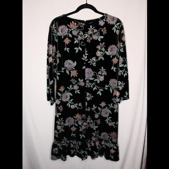 Nina Leonard Black Velvet Floral Shift Dress - Picture 2 of 6